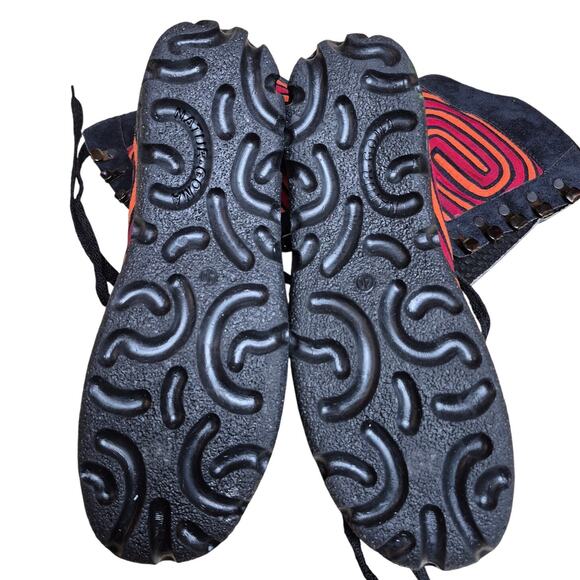 Kuna Prints Tribal Red Black Journey Hiker Mola Boots Unisex 40 US 9 US 7 1/2 - Picture 2 of 5